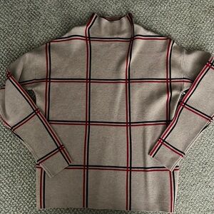 Tahari sweater - medium